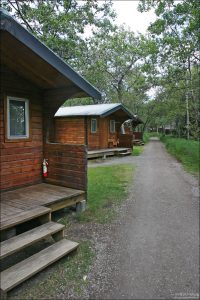 Избушки для туристов. Brooks camp.