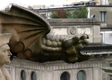 Свирепая и мокрая горгулья. Duomo. Милан.