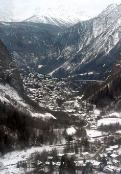 Горнолыжный курорт Courmayeur и прилегающие долины Veny и Ferret.