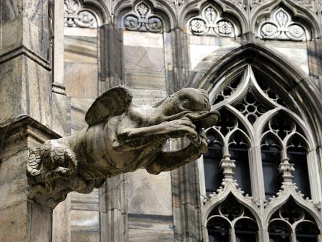 Утенок-мутант с шипами. Миланский Duomo.