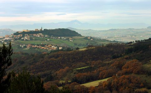 Деревушка на холме под Анконой.
