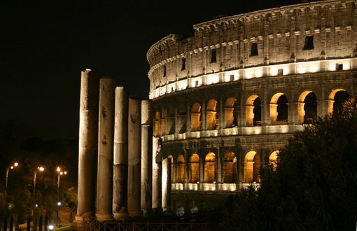 Колизей ночью и Via Sacra.