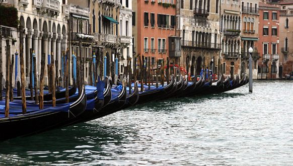 Гондолы на парковке, Гранд Канал.