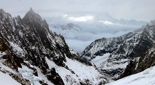 Франция на горизонте: горы Aiguille du Midi.