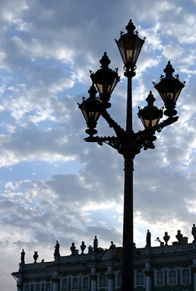 Декоративные фонари на Дворцовой. Архитектор К.К.Рахау.