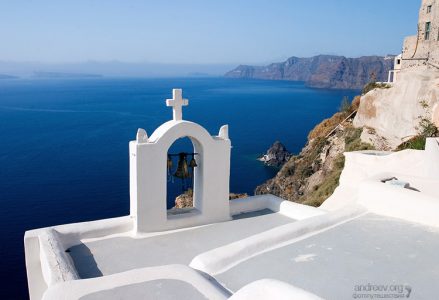 Колокола на западном фасаде церкви в Ие.