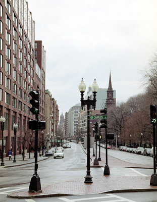 Charles street - элегантная улица с небольшими магазинчиками и множеством ресторанов. Западный район Бостона.