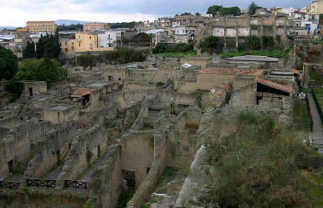 Откопанные от пепла развалины Геркуланума. Casa dell' Albergo.