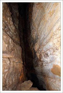 На подземной тропе во время тура Natural Entrance Cave Tour.