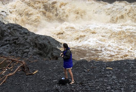 Бурные воды 7-ми священных водопадов.