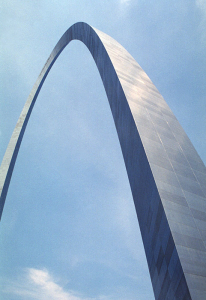 Арка Gateway: высота 630 футов (~192 метра), построена в 1965 году.