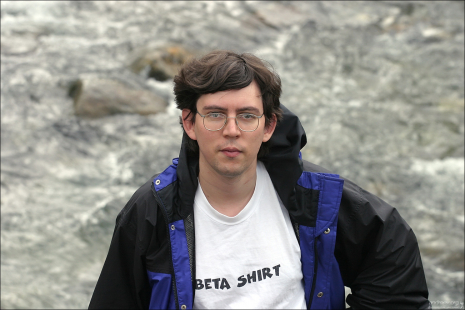 Портрет на фоне горной речки. Перевал Hatcher Pass.