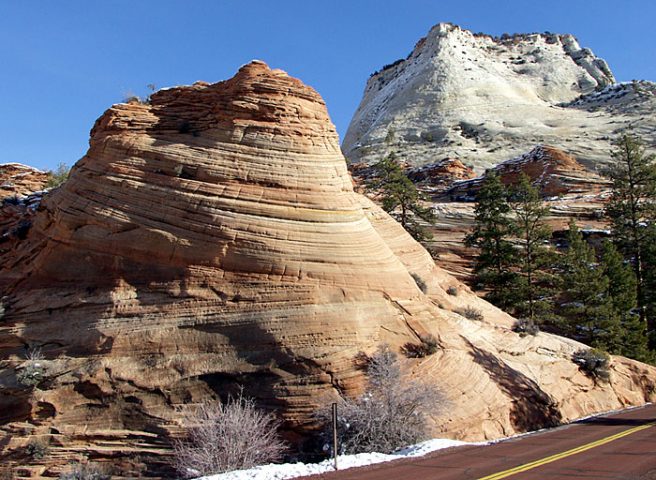 Завитки песчаника по дороге в парк.
