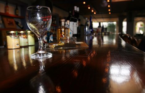 Барная стойка в винном музее.