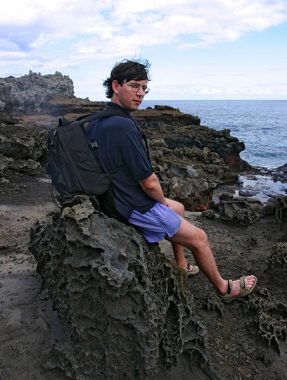 На лавовой площадке в ожидании извержения океанского фонтана.