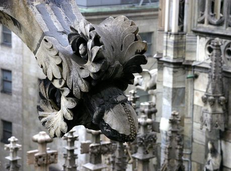 Часто используемое украшение на Миланском Duomo.