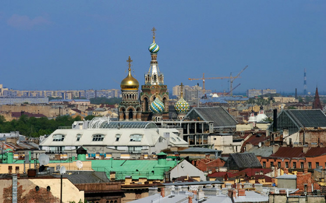 Спас-на-крови с необычного ракурса.