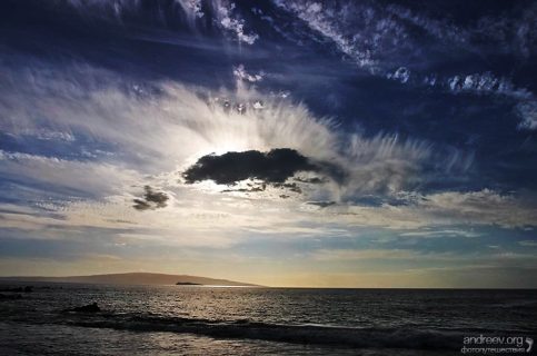 Солнечное затмение над Тихим океаном.