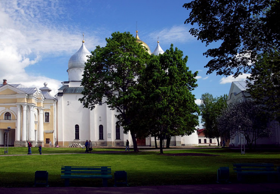 Внутри Новгородского Кремля.