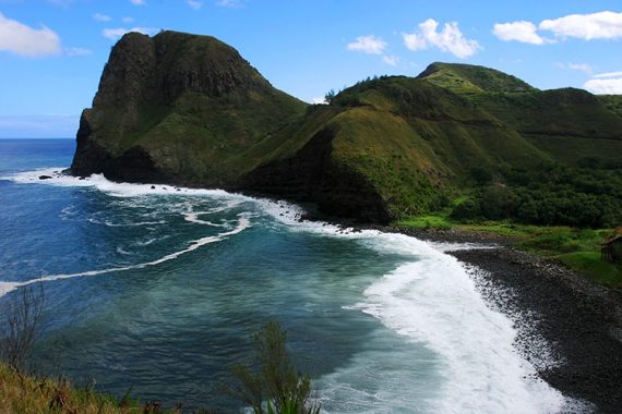 194-х метровый утес Kahakuloa Head.