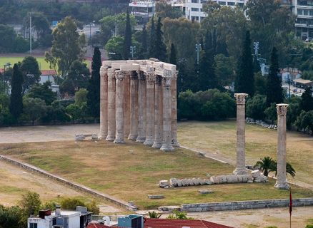 Храм Зевса-олимпийца с высоты Акрополя.