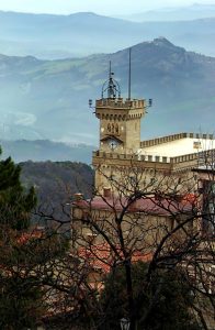 Телевизионная башня Сан-Марино.