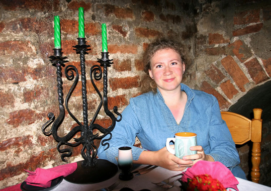 В ресторане "Детинец" в Покровской башне Кремля. Великий Новгород.