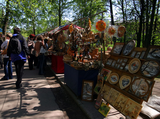 Торговые ряды на подступах к Кремлю. Великий Новгород.