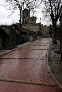 Мостовая к замку Castello della Guaita. Сан-Марино.