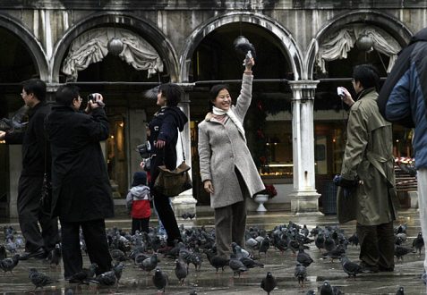 Туристы и голуби. Piazza San Marco.