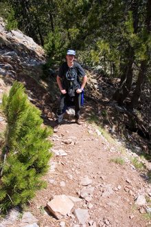 Средняя часть тропы на вершину Олимпа.