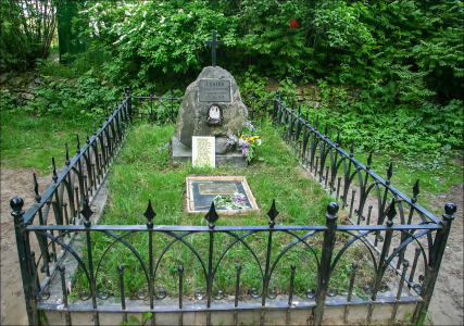 Могила Анны Керн. Около села Прутня под Торжком.