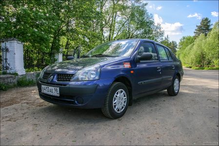 Арендованный на время путешествия Рено Символ.