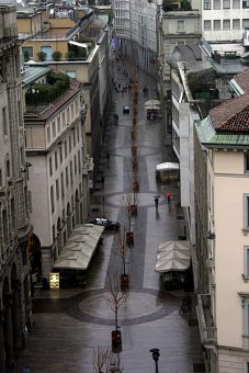 Миланская улочка под дождем.