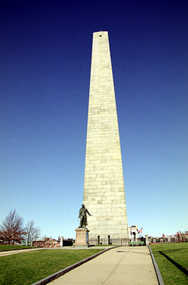 Обелиск Bunker Hill Monument, воздвигнут в честь победы американцев над англичанами в 1775 году. Обелиск является прототипом для других на территории США.