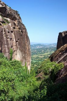 Скала, на которой расположен монастырь Megalo Meteoro. Метеоры.