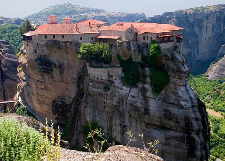 Монастырь Moni Varlaam на неприступной, известняковой скале. Метеоры.