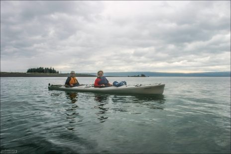 В двойном морском каяке по водам залива Качемак.