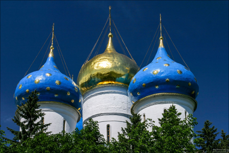 Симметричные купола Успенского собора. Троице-Сергиева Лавра.