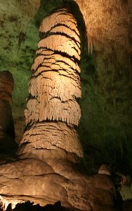 Giant Dome в Большой комнате. Carlsbad Caverns National Park.