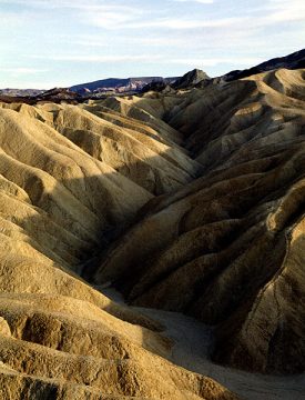 Zabriskie point. Песчаный ручеек.