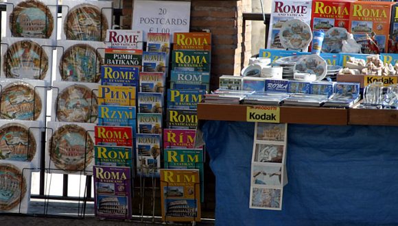 Путеводители на разных языках.