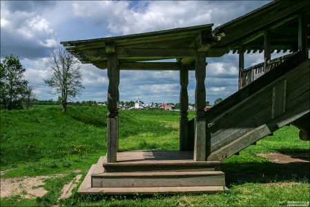 Крыльцо Никольской церкви. Суздальский Кремль.