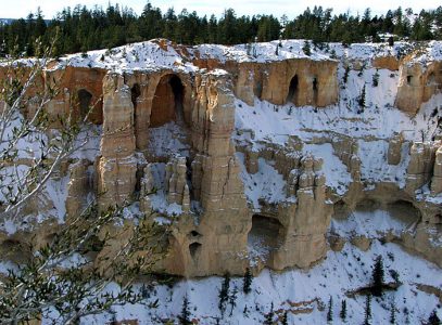 Гроты около Bryce point.