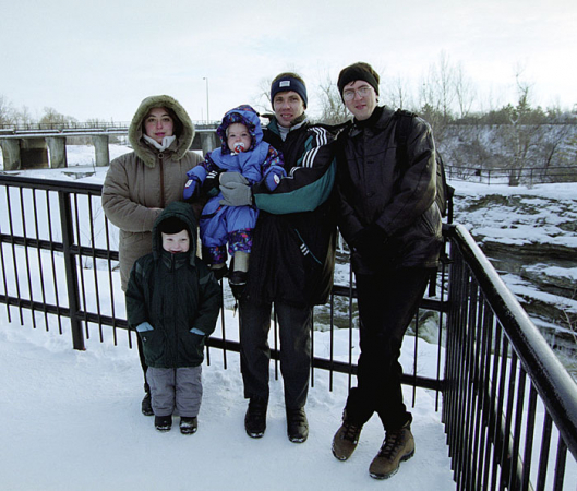 Прогулка для сильных духом. Температура за бортом -23С. Лена, Костя, Настена, Сергей, Илья.