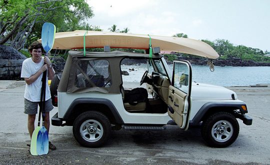 Перед путешествием на каное по заливу Kealakekua.