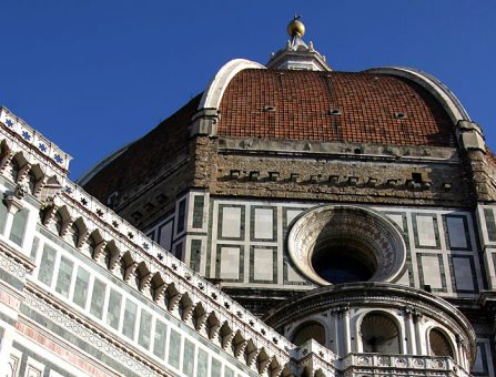 Кирпичный купол и мраморная облицовка Флорентийского Duomo. Флоренция.