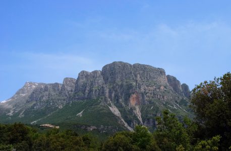 Столовая гора Astraka (2436 м).