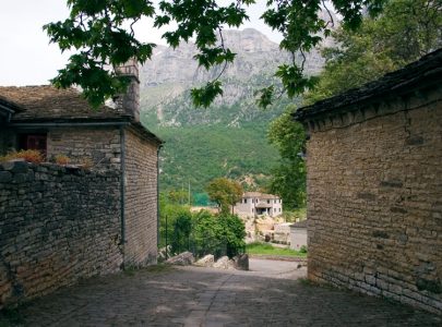 Улочки деревни Megalo Papingo.