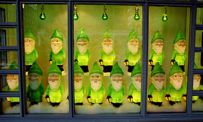 Витрина магазина. И не спрашивайте меня почему их 17.